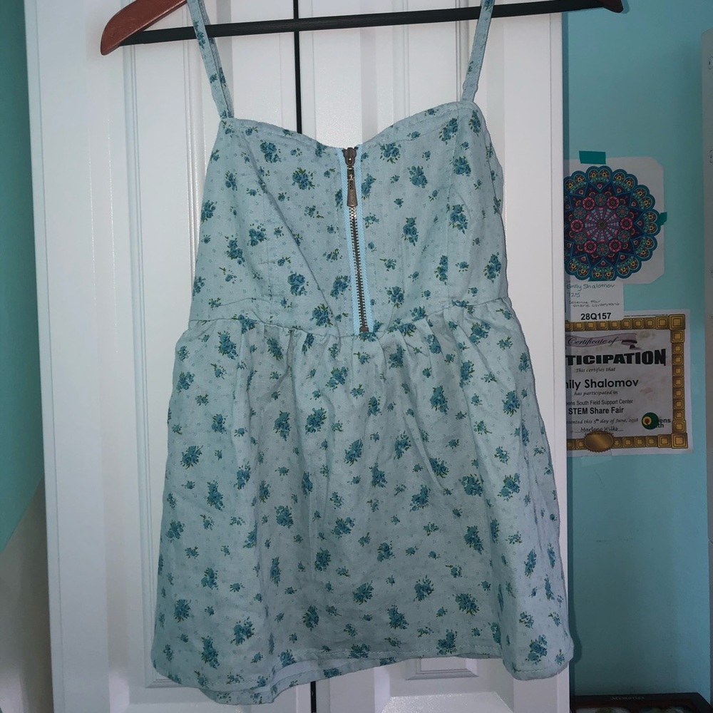 cute summery tank top !